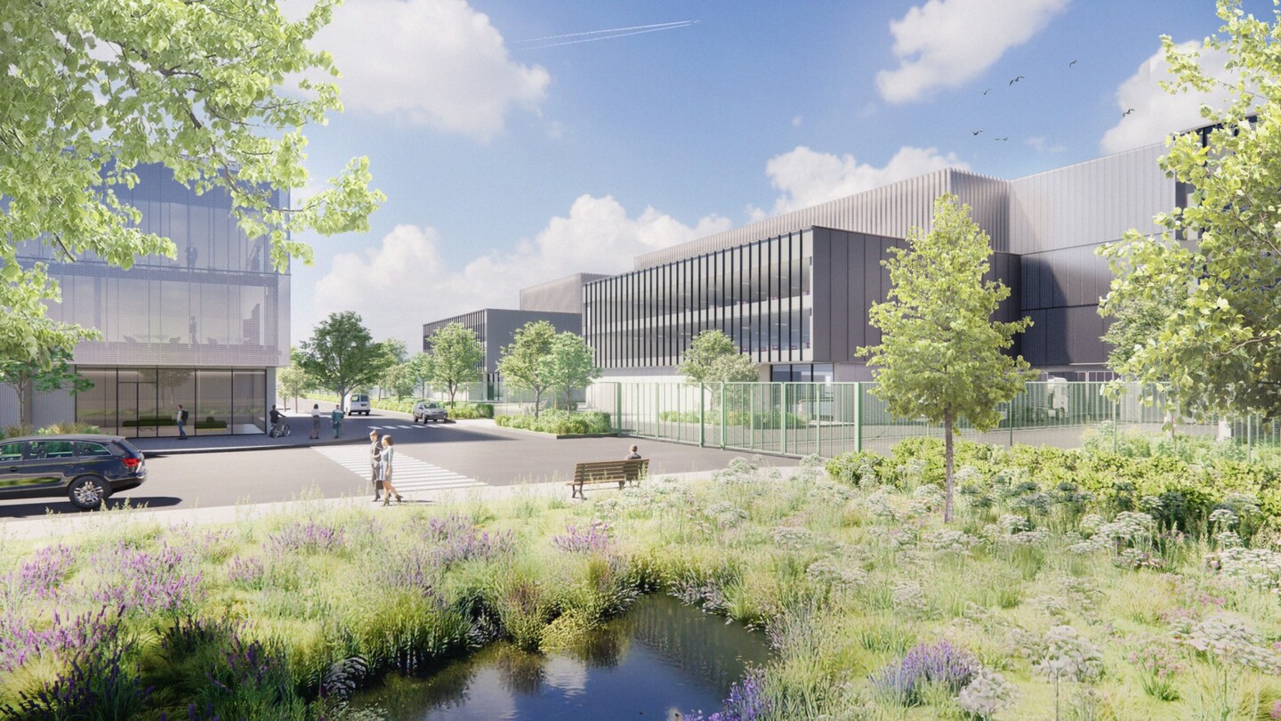 2. Pinewood data centre proposal.jpg